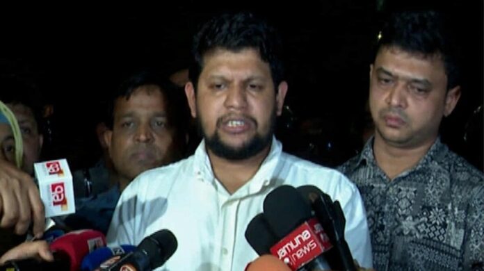 জবির সমস্যা সমাধানে আলোচনা করে ব্যবস্থা নেওয়া হবে: উপদেষ্টা মাহফুজ