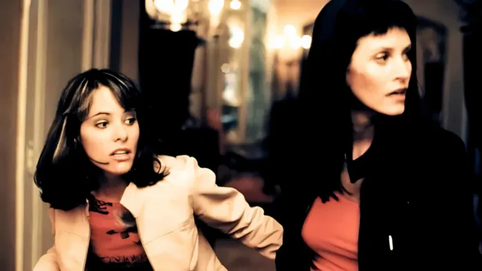 Courteney Cox and Parker Posey in Scream 3