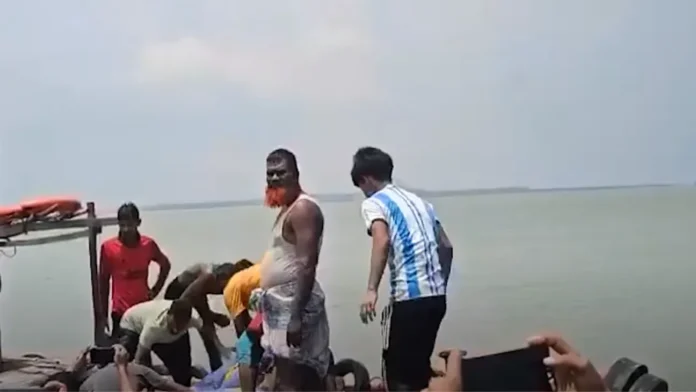 কক্সবাজার সমুদ্র সৈকতে স্রোতের তোড়ে বাবা-ছেলে নিহত