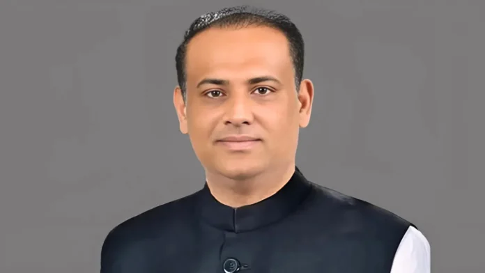 যুক্তরাজ্যে শেখ হাসিনার ঘনিষ্ঠ সাবেক মন্ত্রী সাইফুজ্জামান চৌধুরীর সম্পত্তি জব্দ