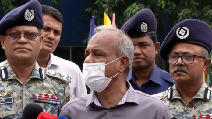 পুলিশের হাতে আর থাকবে না ভারী অস্ত্র: স্বরাষ্ট্র উপদেষ্টা