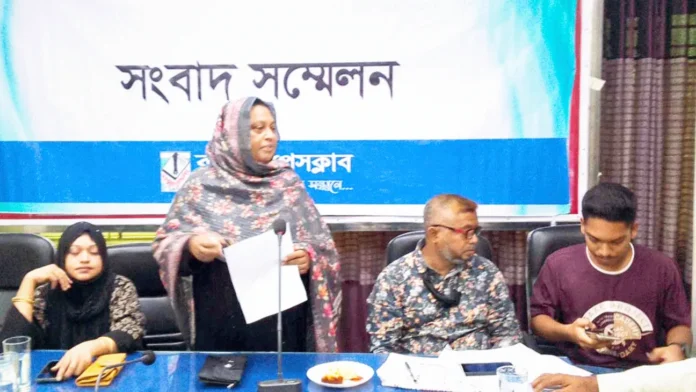 বরগুনার সাবেক মেয়রের বিরুদ্ধে টাকা নেওয়ার অভিযোগে সংবাদ সম্মেলন