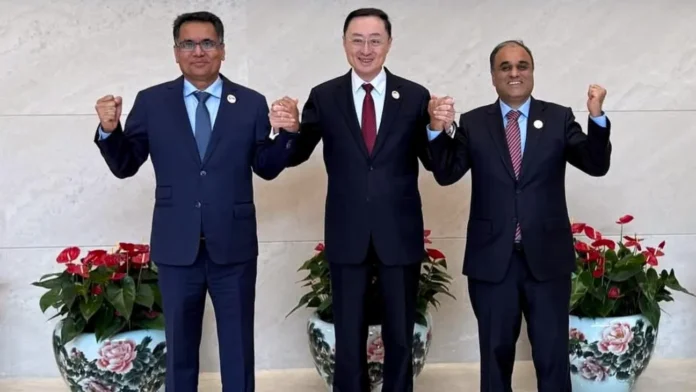 চীন-পাকিস্তান-বাংলাদেশ ত্রিপাক্ষিক সহযোগিতা জোরদারের অঙ্গীকার