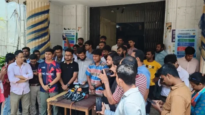 ঢাকা মেডিকেলের শিক্ষার্থীদের ৫ দফা দাবিতে ২৪ ঘণ্টার আলটিমেটাম
