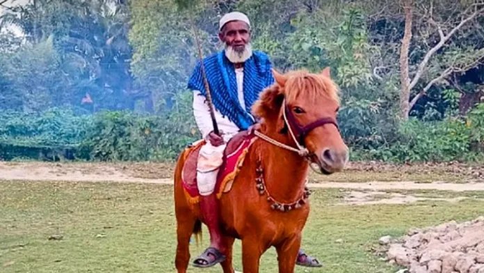 চির বিদায় নিলেন কিশোরগঞ্জের নিঃস্বার্থ কবর খননকারী মনু মিয়া