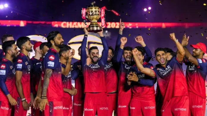 কোহলির হাতে প্রথম আইপিএল ট্রফি
