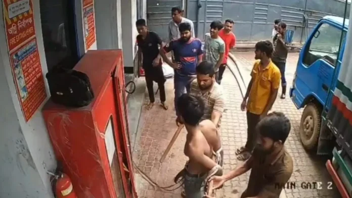 গাজীপুরে গার্মেন্টসে শ্রমিক নির্যাতনে মৃত্যু, আন্দোলনে উত্তাল শ্রমিকরা