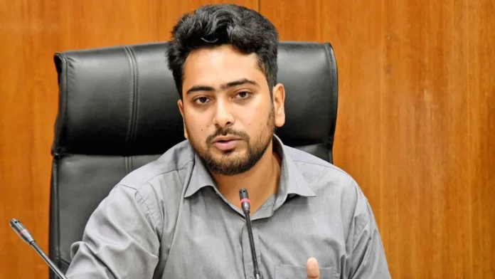 জুলাই সনদের বাস্তবায়ন ছাড়া নির্বাচনে যাবে না এনসিপি: নাহিদ ইসলাম