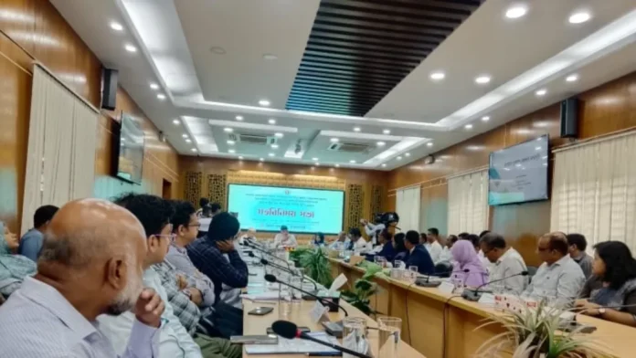 ভালো শাসনের দৃষ্টান্ত স্থাপন করতে চায় তত্ত্বাবধায়ক সরকার: ফওজুল কবির