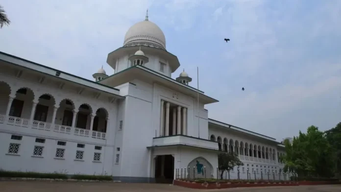 বিভাগীয় শহরে হাইকোর্ট বেঞ্চ স্থাপনের সিদ্ধান্তের বিরুদ্ধে আইনজীবীদের প্রতিবাদ