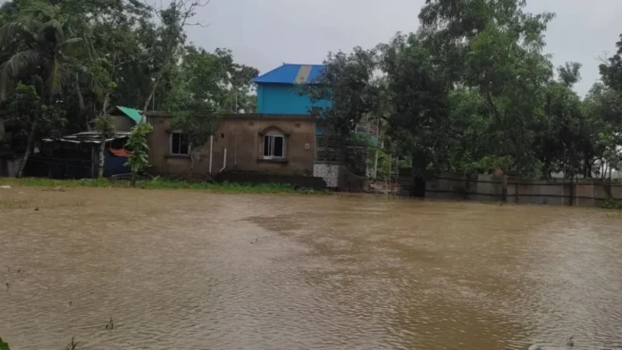 ফেনীর ফুলগাজীর ১৪ গ্রাম প্লাবিত, বিপদসীমার ওপর মোহুরী ও সেলোনিয়া নদী