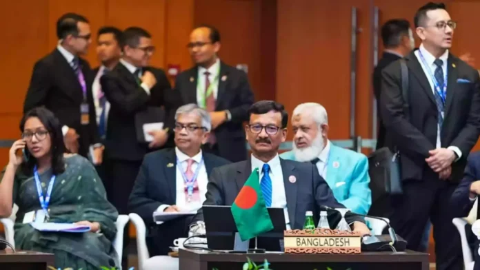 মালয়েশিয়ায় বাংলাদেশিদের সন্ত্রাসবাদ অভিযোগে গ্রেপ্তার নিয়ে ঢাকার উদ্বেগ