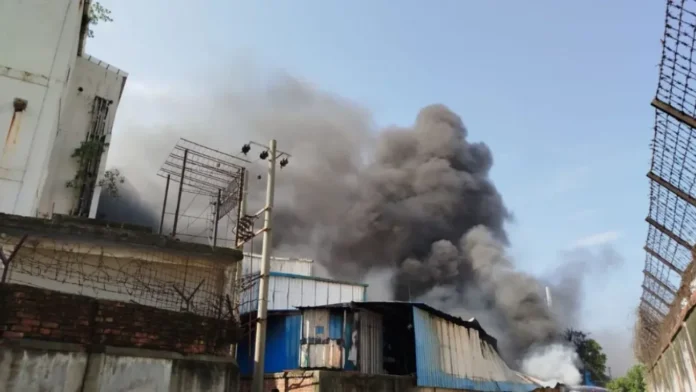 চট্টগ্রামের কার্নফুলী ইপিজেডে অগ্নিকাণ্ড, ৮টি ইউনিটের প্রচেষ্টায় নিয়ন্ত্রণে