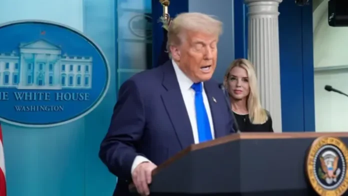 এপস্টিন ফাইল ইস্যুতে দলীয় ঐক্যের ডাক ট্রাম্পের