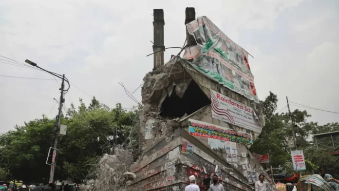 শাহবাগে ভাঙা স্থাপনাটি প্রজন্ম চত্বর নয়, দাবি আন্দোলনকারীদের