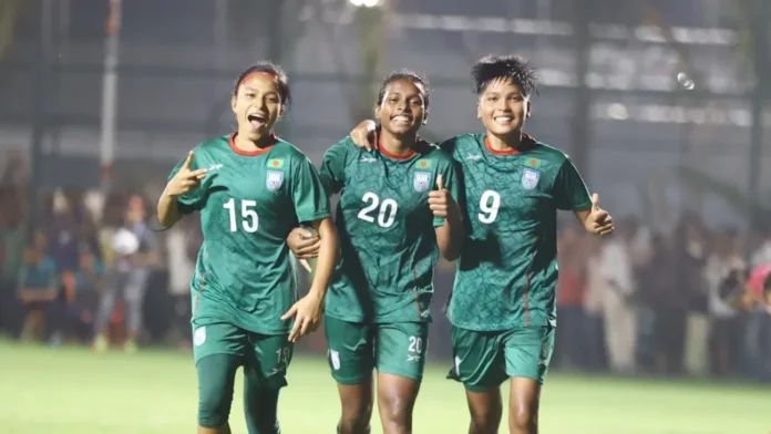 সাফ অনূর্ধ্ব-২০ নারী ফুটবলে বাংলাদেশের টানা তৃতীয় জয়, ভুটানকে হারিয়ে শীর্ষে
