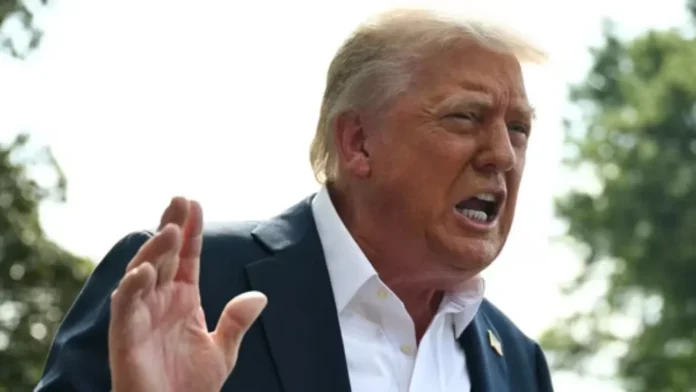 এপস্টেইন ফাইল বিতর্কের মাঝে ট্রাম্পের ‘চিঠি’ নিয়ে নতুন রিপোর্ট