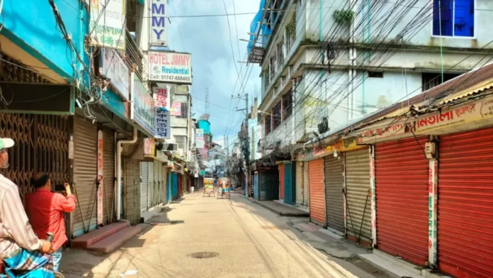 গোপালগঞ্জে কারফিউ শনিবার সকাল ৬টা পর্যন্ত বাড়ানো হয়েছে