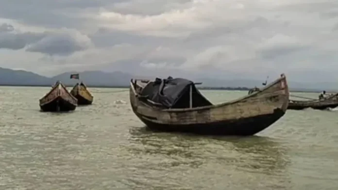 কক্সবাজারের নাফ নদী থেকে রোহিঙ্গা বিদ্রোহীদের হাতে পাঁচ বাংলাদেশি জেলের অপহরণ
