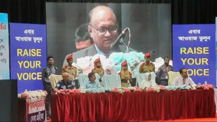 দুদকের চেয়ারম্যানের আহ্বান: দুর্নীতি দমনে নিজেদের সততা যাচাই করুক কর্মকর্তারা