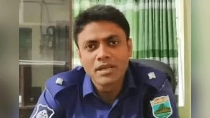 গাজীপুরে বাসচাপায় নওগাঁ ডিবি পরিদর্শক নিহত, স্ত্রী ঢাকা মেডিকেলে চিকিৎসাধীন