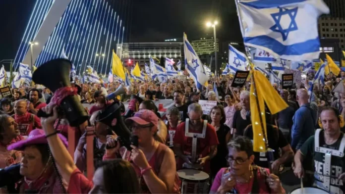 গাজায় হামলা বন্ধে ইসরায়েলে বিক্ষোভ, বন্দিদের জীবন নিয়ে শঙ্কা
