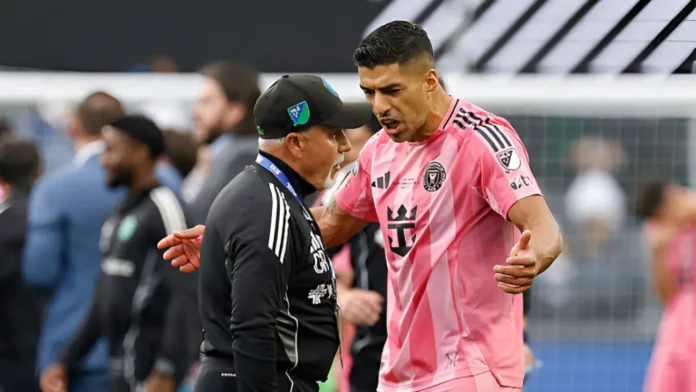 লুইস সুয়ারে তিন ম্যাচ নিষিদ্ধাজ্ঞা, স্প্যাটিং ঘটনায় MLS শাস্তি