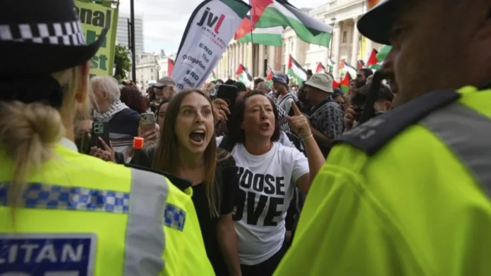 ব্রিটেনে প্যালেস্টাইন অ্যাকশন নিষিদ্ধকরণ নিয়ে আইনি চ্যালেঞ্জ