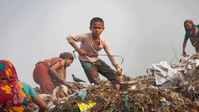 শিশু সুরক্ষায় সমন্বিত উদ্যোগের আহ্বান, গার্মেন্টস শ্রমিকদের শিশুদের জন্য বিশেষ কাঠামোর প্রস্তাব