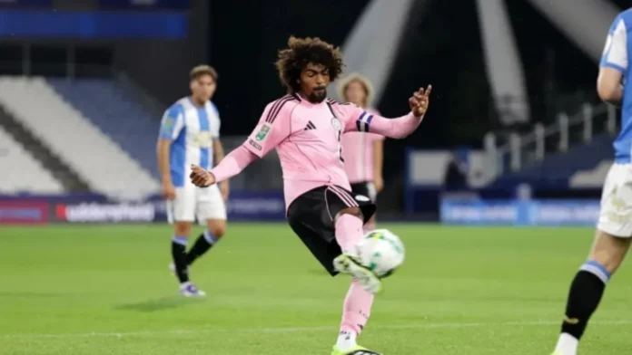 হাডার্সফিল্ডের বিপক্ষে দুর্দান্ত শটে লেস্টার সিটির আগস্টের সেরা গোল জিতলেন হামজা চৌধুরী