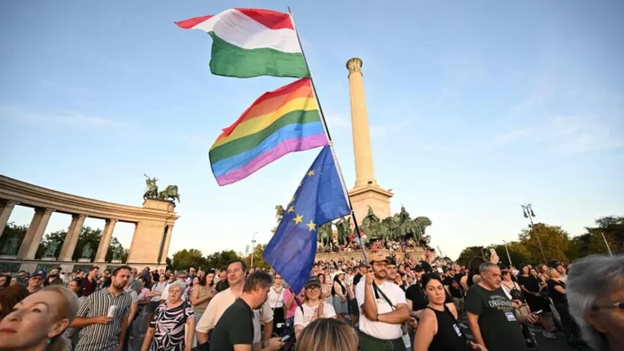 হাঙ্গেরিতে ওরবান সরকারের বিরুদ্ধে বিক্ষোভ | ভুয়া প্রচারণায় জনগণের ক্ষোভ