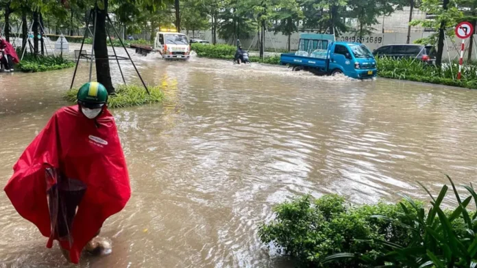 ভিয়েতনামে বুয়ালয় ঘূর্ণিঝড়ে মৃতের সংখ্যা ৫১, ব্যাপক প্রাকৃতিক ক্ষতি ভিয়েতনামে বুয়ালয় ঘূর্ণিঝড়ে মৃতের সংখ্যা ৫১, ব্যাপক প্রাকৃতিক ক্ষতি