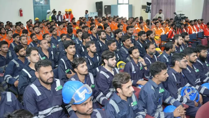 পাকিস্তানি শ্রমিকদের জন্য দুবাই ভিত্তিক প্রতিষ্ঠান চালু করলো প্রি-ডিপারচার ট্রেনিং