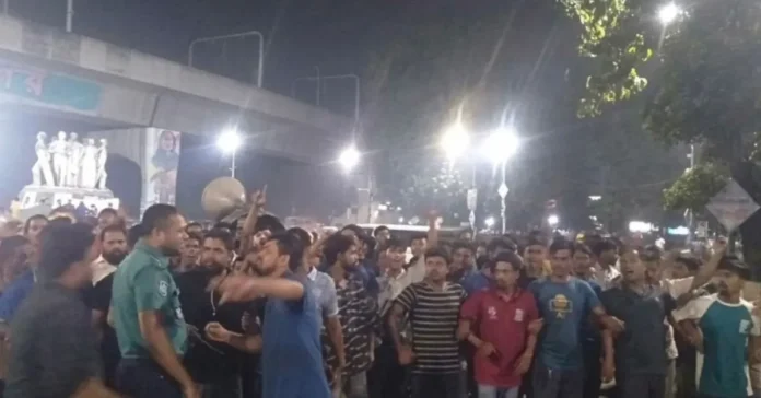 ঢাবিতে মাদকবিরোধী অভিযানে বিক্ষোভ, প্রোক্টর টিমের সদস্য আহত ঢাবিতে মাদকবিরোধী অভিযানে বিক্ষোভ, প্রোক্টর টিমের সদস্য আহত
