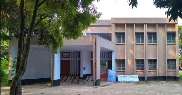 ৩৫ বছর পর রাজশাহী বিশ্ববিদ্যালয়ে রুকসুর শপথ, দায়িত্ব নিলেন নবনির্বাচিত নেতারা ৩৫ বছর পর রাজশাহী বিশ্ববিদ্যালয়ে রাকসুর শপথ, দায়িত্ব নিলেন নবনির্বাচিত নেতারা