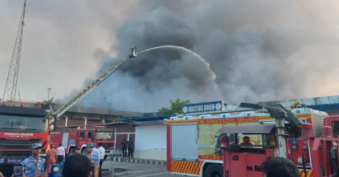 কার্গো ভিলেজে আগুনের পর আমদানি পণ্যের সুরক্ষায় বিজিএমইএ-বিকেএমইএর যৌথ উদ্যোগ কার্গো ভিলেজে আগুনের পর আমদানি পণ্যের সুরক্ষায় বিজিএমইএ-বিকেএমইএর যৌথ উদ্যোগ