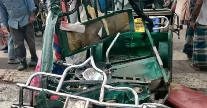জামালপুরে কাভার্ডভ্যানের ধাক্কায় ৪ জন নিহত, আহত ৪ জামালপুরে কাভার্ডভ্যানের ধাক্কায় ৪ জন নিহত, আহত ৪