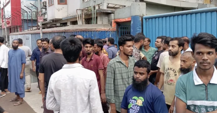 বরিশালে অপসনিন ফার্মায় ৫০০ শ্রমিক ছাঁটাই, তীব্র প্রতিবাদ | স্টেরিপ্যাক বিভাগ বন্ধ বরিশালে অপসনিন ফার্মায় ৫০০ শ্রমিক ছাঁটাই, তীব্র প্রতিবাদ | স্টেরিপ্যাক বিভাগ বন্ধ