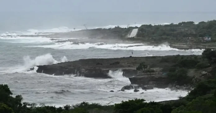 হারিকেন মেলিসা: জামাইকায় রেকর্ড ভাঙা তাণ্ডবের পর কিউবায় আঘাত | ক্যারিবীয় অঞ্চলে বিপর্যয় হারিকেন মেলিসা: জামাইকায় রেকর্ড ভাঙা তাণ্ডবের পর কিউবায় আঘাত | ক্যারিবীয় অঞ্চলে বিপর্যয়