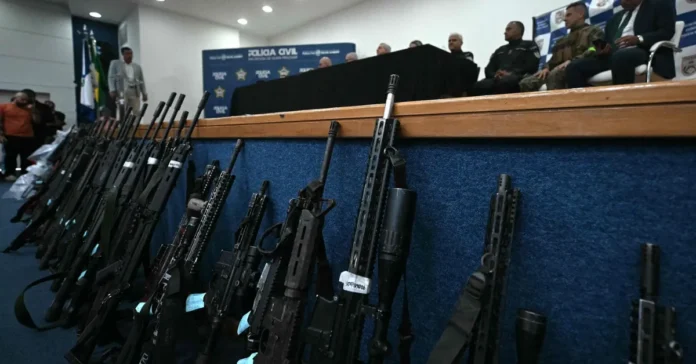 রিও ডি জেনিরো পুলিশি অভিযান: মৃতের সংখ্যা ১৩২, গণহত্যার অভিযোগ রিও ডি জেনিরো পুলিশি অভিযান: মৃতের সংখ্যা ১৩২, গণহত্যার অভিযোগ