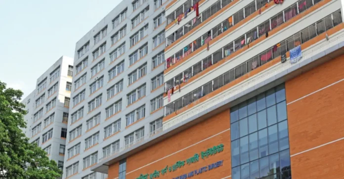 ব্রাহ্মণবাড়িয়ায় ট্রান্সফরমার বিস্ফোরণে আট শিক্ষার্থী দগ্ধ ব্রাহ্মণবাড়িয়ায় ট্রান্সফরমার বিস্ফোরণে আট শিক্ষার্থী দগ্ধ