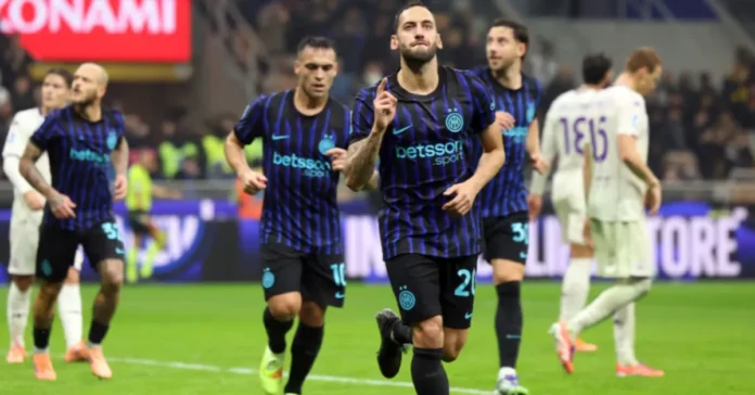 কালহানওগলুর জোড়া গোলে ফিওরেন্তিনাকে হারাল ইন্টার মিলান কালহানওগলুর জোড়া গোলে ফিওরেন্তিনাকে হারাল ইন্টার মিলান