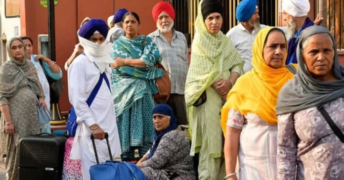 ভারতীয় শিখ তীর্থযাত্রীদের পাকিস্তান ভিসা, সীমান্ত উত্তেজনার মধ্যেও সফরের অনুমতি ভারতীয় শিখ তীর্থযাত্রীদের পাকিস্তান ভিসা, সীমান্ত উত্তেজনার মধ্যেও সফরের অনুমতি