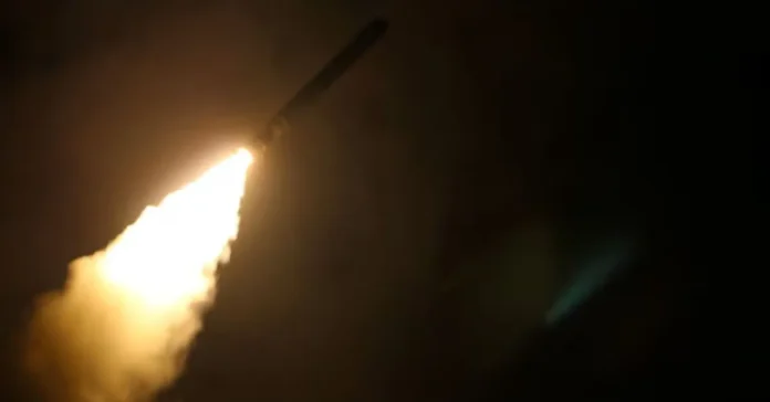 ইউক্রেনকে টমাহক ক্ষেপণাস্ত্র সরবরাহে আপাতত অনিচ্ছুক ট্রাম্প