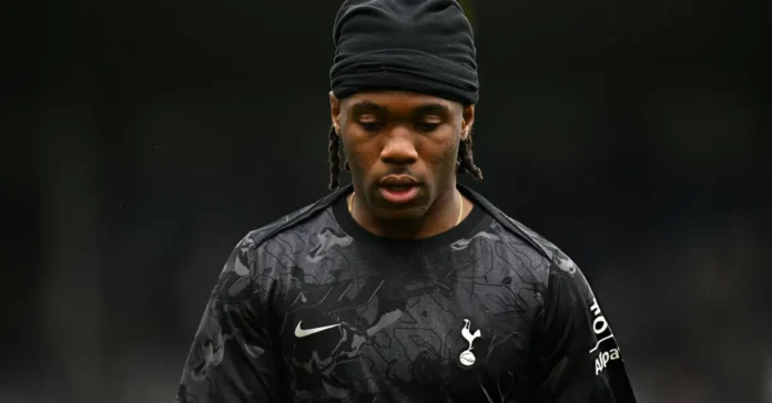 লন্ডনে অস্ত্রের মুখে হুমকির শিকার টটেনহ্যামের ডিফেন্ডার উডোজি