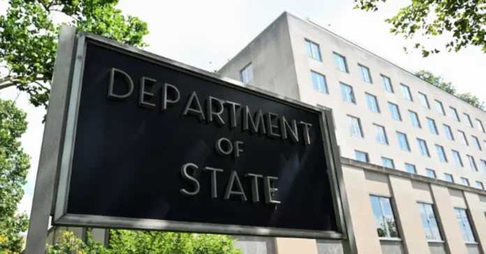 ট্রাম্প প্রশাসনে ৮০ হাজার নন ইমিগ্রান্ট ভিসা বাতিল, কড়াকড়ি সোশ্যাল মিডিয়া ভেটিং ও স্ক্রিনিং