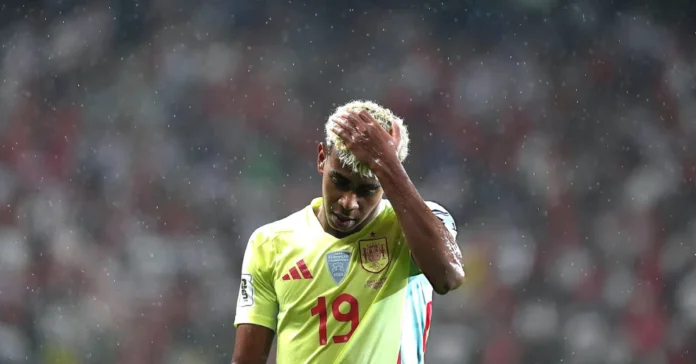 চিকিৎসা নিয়ে বিতর্কে স্পেন দল থেকে ছিটকে গেলেন লামিনে ইয়ামাল