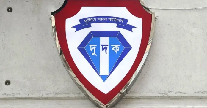 ঋণ আত্মসাৎ: সাবেক ভূমিমন্ত্রী জাবেদ ও তার পরিবারের বিরুদ্ধে দুদকের ৪ মামলা