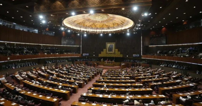 পাকিস্তান ২৭তম সংশোধনী জারদারির অনুমোদন: জুডিশিয়াল-মিলিটারি কমান্ডে পরিবর্তন