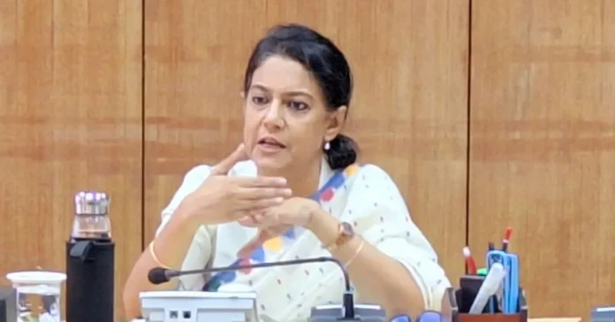 উপদেষ্টা রিজওয়ানা হাসানের বাসার সামনে ককটেল বিস্ফোরণ পুলিশ তদন্তে নেমেছে